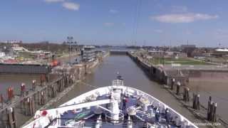 Kiel Canal  NordOstseeKanal Schleusenmanöver in Brunsbüttel by Reisefernsehencom  Reisevideo [upl. by Yromas]