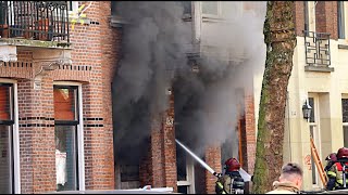 Grote Brand Sarphatipark Amsterdam op Koningsdag Brandweer Politie en Ambulances met spoed [upl. by Schiro]