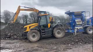 Herbst Agri crusher and Compac Screener working in England [upl. by Anatsirhc495]