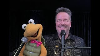 Terry Fator amp Winston sing Roy Orbisons quotPretty Womanquot [upl. by Norret100]