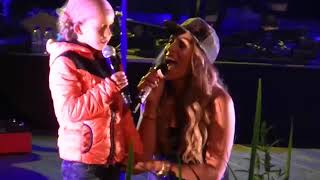 Glennis Grace Wil Niet Nog 1 Nacht ft Guusje very young fan [upl. by Rdnaskela862]