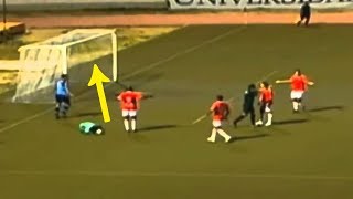 Los GOLES más TONTOS del Mundo del FÚTBOL [upl. by Holsworth]