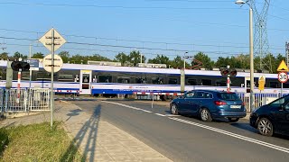 SSP Warszawa ul Czwartaków  Polish railroad crossing [upl. by Nnaes]