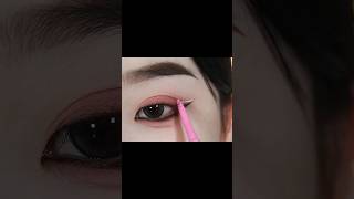 Eyelinerglue pen to overlay colored eyeliner to draweyeshdow whitelinervairalshorttrending new [upl. by Burlie]