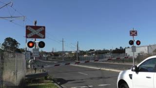 Level Crossing Unanderra Princes Hwy NSW Australia [upl. by Eirual]