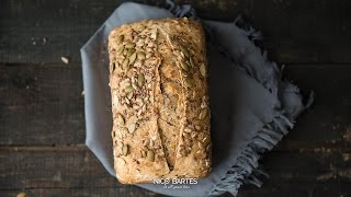 Glutenfreies Low Carb Brot Rezept ohne Mehl und viel Eiweiß [upl. by Adeirf361]