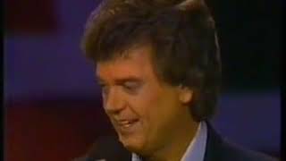 Conway Twitty amp Loretta Lynn Hello Darlin Live [upl. by Ehrman]