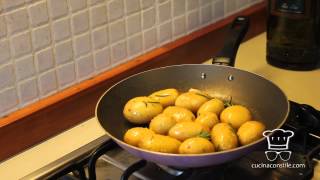 Costolette di agnello marinato alle erbe con patate e spinaci [upl. by Biel]