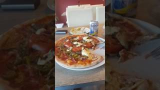 Lennart Bladh gillar pizza [upl. by Esenahs]