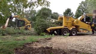 Vermeer WC2300XL Whole Tree Chipper  1 [upl. by Hermine]