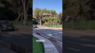 Jannik Sinner si allena sulle strade di Monaco [upl. by Orbadiah753]