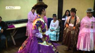 ‘Cholitas’ fashion takes over Bolivian catwalks [upl. by Nave]