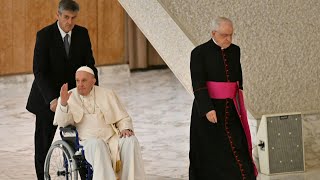 El futuro del papa genera preocupación y especulaciones  AFP [upl. by Yerggoeg904]