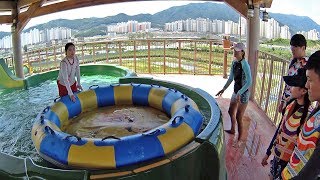 Rafting Slide at Gimhae Lotte Water Park [upl. by Rotce5]