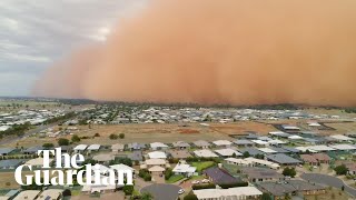 Huge red dust storm envelops Australian town of Dubbo on New Years Eve [upl. by Fritze]