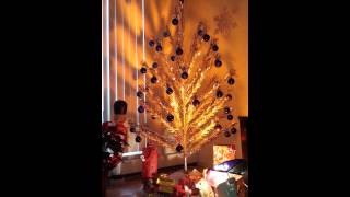 Classic aluminum christmas tree with color wheel [upl. by Dorcia]