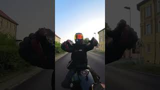 Dieser Song ist unglaublich suzukilife motorcycle funny lifeontwowheels bikelife suzuki2wheel [upl. by Mailand]