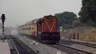 Storming Allahabad Duronto Express shatters the silence at Maihar [upl. by Enimzaj]