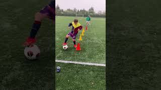 voetbal voetbaltraining soccer voetballen in de ☔️ [upl. by Nilyarg]