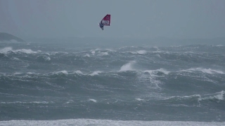 Windsurfer en pleine tempête force 10 [upl. by Esina]