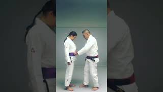 Rickson Gracie gradua a filha Kauan Faixa roxa  JiuJitsu Gracie [upl. by Hgielsel]