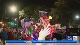 Thousands gather for Mystics of Time parade [upl. by Vachil]