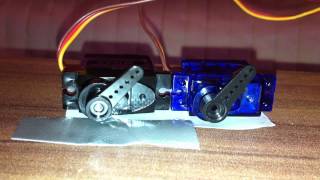 TowerPro MG90 vs Hextronik HXT900 servo [upl. by Eliak376]