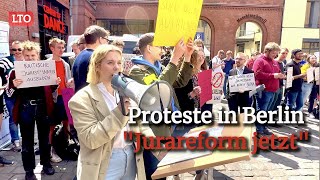 Proteste in Berlin quotJuraAusbildung darf nicht krank machenquot [upl. by Airat]