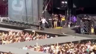 Cole Swindell  Chillin It  Levi Stadium Live 5215 [upl. by Delmor625]