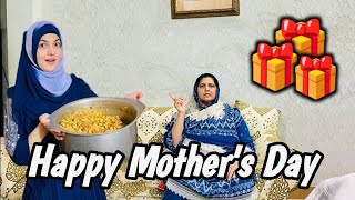 Mother’s Day Par Mama Ko Dia Surprise  Special Macaroni Recipe By Api  Lahori Punjabi Family [upl. by Patman716]