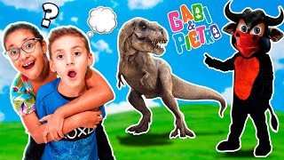 Gabi e Pietro em apuros no Parque dos Dinossauros e Boi da Cara Preta [upl. by Wolbrom]