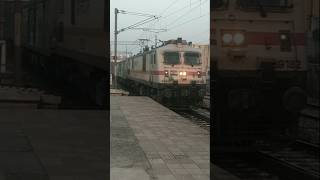 04494 – Patna Special Fare SF Festival Special ArrivingMZP stationLocoWAP7Loco no39182 [upl. by Thatcher593]